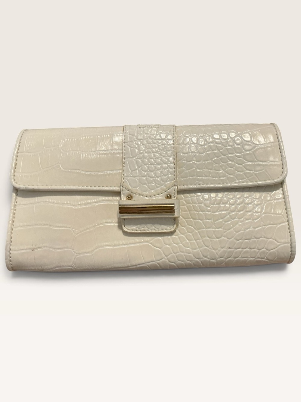 🌸Ann Taylor Cream Croc-Embossed Clutch with Gold Accent-Pearl Shadow